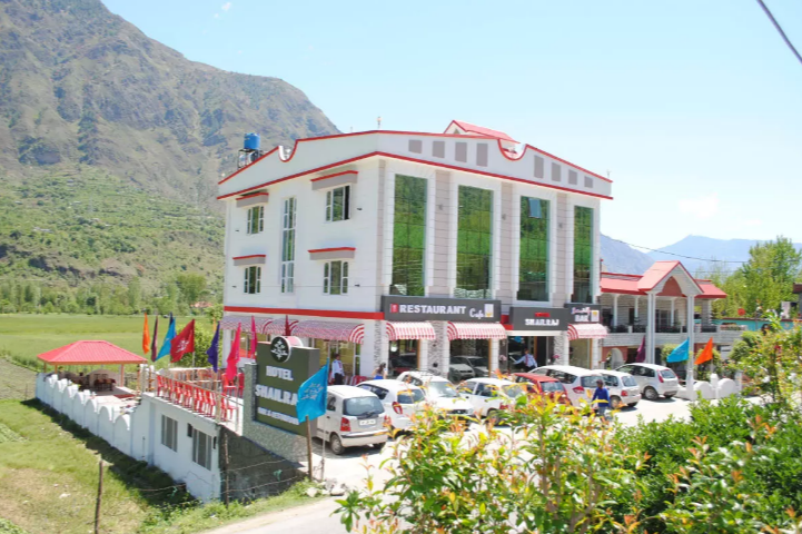 Hotel in Mandi